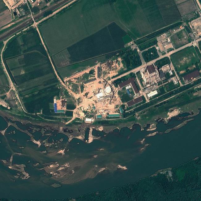 This file satellite image taken on Aug. 6, 2012 shows the Yongbyon Nuclear Scientific Research Center in North Korea. North Korea appears to have restarted a reactor that produces plutonium, making good on threats to boost its stockpile of nuclear weapons, U.S. analysts said last week.   AFP-Yonhap News
