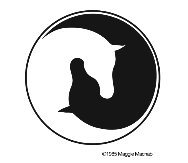 매기 맥냅(Maggie Macnab)은 글로벌톱의 그래픽 디자이너다. 그는 자연에 대한 열정과 디자인에 대한 사랑, 그리고 창의적인 문제 해결 능력을 바탕으로 1980년대부터 창의력 넘치는 아이콘 로고와 그래픽 디자인을 해 왔다.