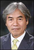 황준연(교수/서울대학교교수/서울시국악관현악단단장)
세중문화회관 국악사업 총괄예술감독 겸임 서울시국악관현악단 단장에 황준현(64ㆍ사진) 서울대 국악과 교수가 16일 임명됐다. 임기는 2016년 9월까지 3년이다.