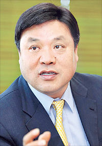 서정진(기업인/셀트리온대표이사회장/셀트리온제약대표이사회장)
Financial authorities are considering taking disciplinary action against Celltrion chairman and CEO Seo Jung-jin for engaging in unfair trading of company stocks.