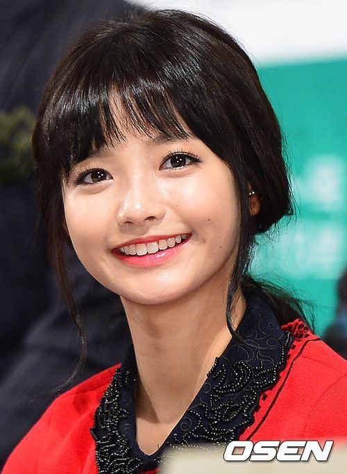 하연수(영화배우)
하연수는 16일 오후 서울 논현동 임패리얼팰리스 서울에서 열린 tvN 새 시트콤 ‘감자별2013QR3’(이하 감자별) 제작발표회에 참석했다.