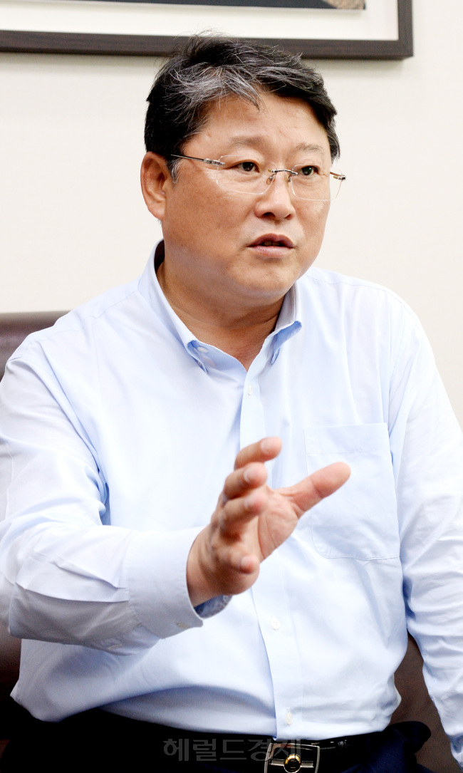 새누리당 조원진 의원. 이사람 용. 박현구 기자phko@heraldcorp.com 2013.09.10
새누리당 조원진 의원. 이사람 용. 박현구 기자phko@heraldcorp.com 2013.09.10
새누리당 조원진 의원. 이사람 용. 박현구 기자phko@heraldcorp.com 2013.09.10