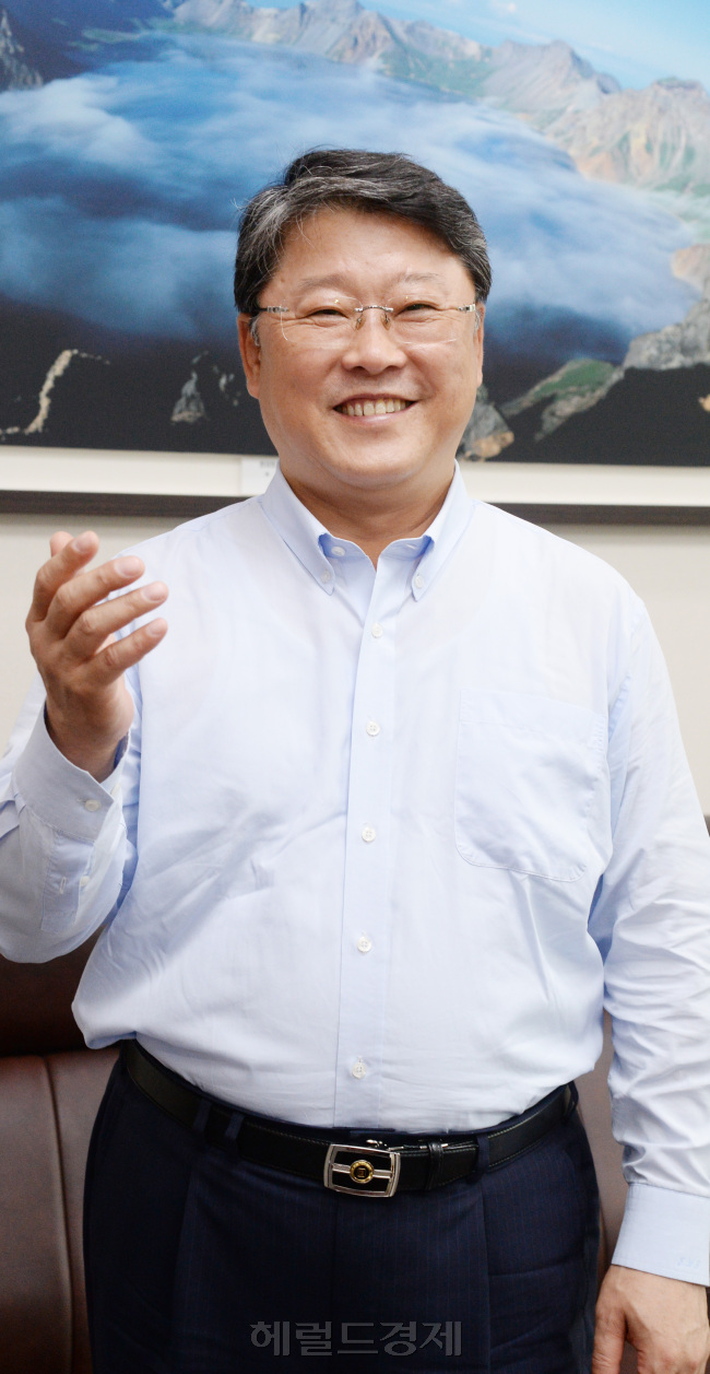 새누리당 조원진 의원. 이사람 용. 박현구 기자phko@heraldcorp.com 2013.09.10
새누리당 조원진 의원. 이사람 용. 박현구 기자phko@heraldcorp.com 2013.09.10
새누리당 조원진 의원. 이사람 용. 박현구 기자phko@heraldcorp.com 2013.09.10