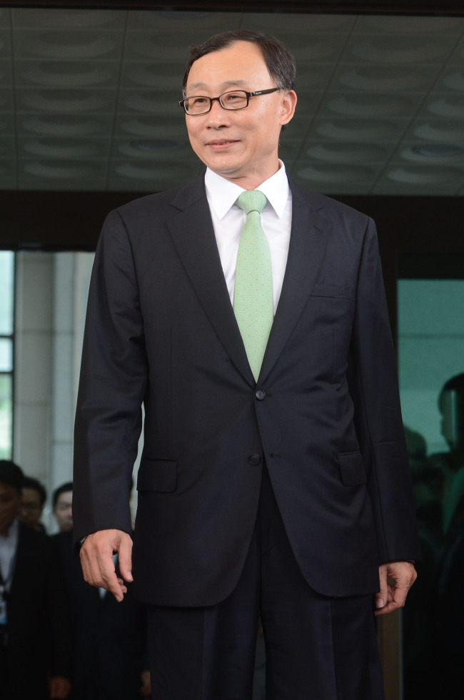 채동욱 검창총장이 사퇴후 대검찰청 을 떠나고 있다2013.9.13.김명섭 기자 msiron@heraldcorp.com