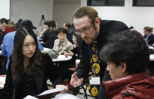Peadar Callaghan leads a workshop at a previous Seoul KOTESOL event.   KOTESOL