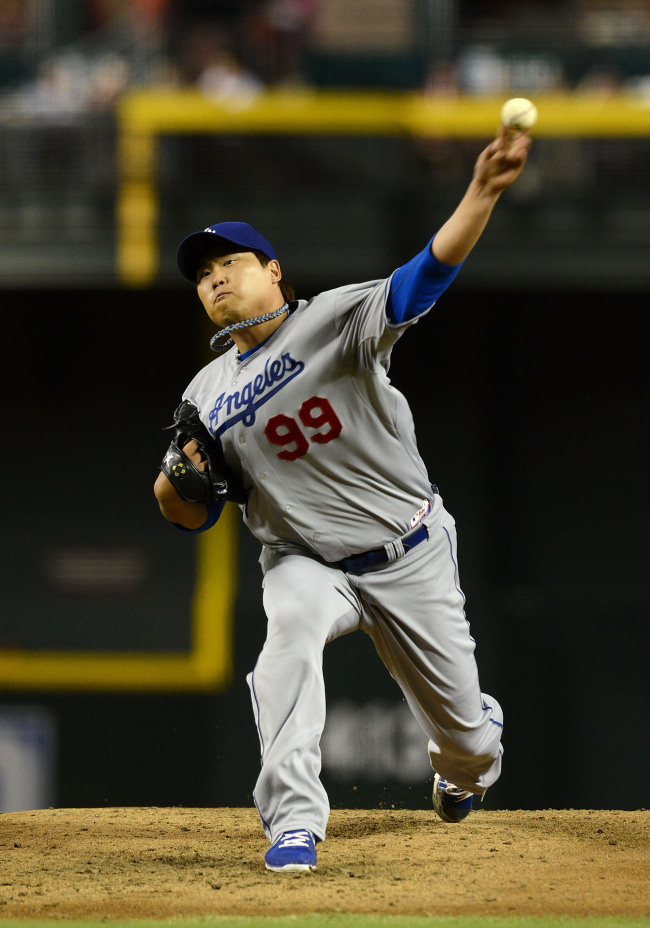 류현진(야구선수/LA다저스투수)
Dodgers starter Ryu Hyun-jin delivers against the Diamondbacks.   AFP-Yonhap News