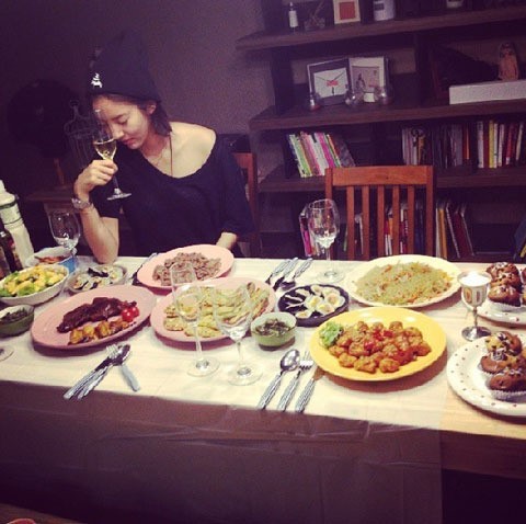손담비(가수/탤런트)
25일 생일을 맞는 가수 손담비가 이른 생일파티 사진을 공개했다.