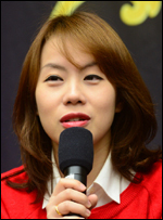 이예지(PD/KBS프로듀서)
스포츠 예능 ‘우리동네 예체능’의 이예지<사진> PD는 “한 블로거가 ‘탁구와 볼링의 연습과 대결 장면을 잘 봤어요. 근데 필드하키는 어디서 해야 하죠’라고 쓴 글을 보고 느낀 점이 있었다”고 말했다.