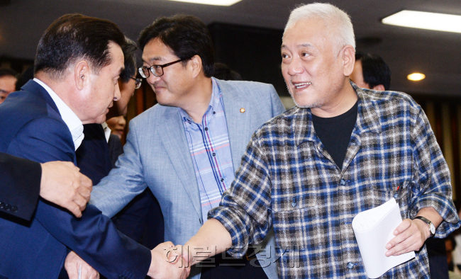 민주당 김한길 대표와 전병헌 원내대표는 23일 오전 국회에서 의원총회를 열어 원내외 병행투쟁 방향 등을 논의하고 있다. 박현구 기자phko@heraldcorp.com 2013.09.23