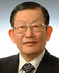 유영익(교수/한동대학교석좌교수)
박근혜 대통령은 23일 공석중인 차관급 기상청장에 고윤화(59) 한림대 초빙교수를, 역시 차관급인 국사편찬위원장에는 유영익(77) 한동대 석좌교수를 각각 내정했다.
