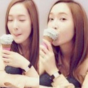 제시카(정수연/가수/뮤지컬배우/소녀시대)
걸그룹 소녀시대 멤버 제시카가 아이스크림 먹는 모습을 공개했다.