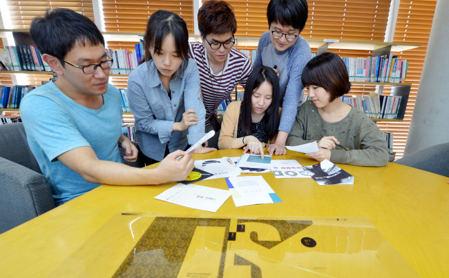 서울 북 인스티튜트<br />김명섭 기자 msiron@heraldcorp.com
서울 북 인스티튜트
김명섭 기자 msiron@heraldcorp.com
서울 북 인스티튜트
김명섭 기자 msiron@heraldcorp.com