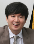 김민성(기업인/서울종합예술전문학교이사장/MTM커뮤니케이션대표)
서울종합예술학교(이사장 김민성·사진)가 24일 2015광주하계유니버시아드대회조직위원회(이하 광주U대회 ·위원장 강운태)는 광주U대회의 성공적인 개최와 온라인 이벤트를 통한 대학생 참여 활성화를 위한 업무협약을 체결했다고 밝혔다.