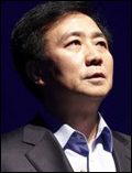 박병엽(기업인/교수/팬택대표이사부회장/고려대학교겸임교수)
박병엽 팬택 부회장<사진>이 주주총회나 제품 발표회 때 기자들과 만나 늘 하던 소리였다. 채권단에 모든 지분을 넘기고 경영권만 갖고 있는 상태에서 박 부회장은 반드시 회사를 되찾겠다고 의지를 표명했었다.