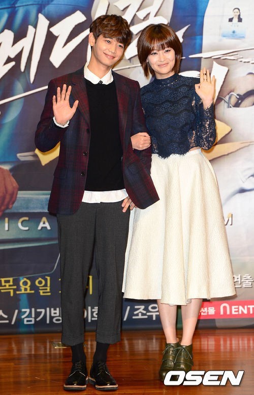 민호(최민호/가수/샤이니),오연서(탤런트/영화배우)
MBC 새 수목 드라마 ‘메디컬 탑팀’의 오연서와 민호가 다정한 모습으로 눈길을 끌었다.