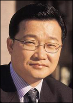 장흥순(교수/전기업인/서강미래기술연구원원장/서강대학교기술경영전문대학원교수)
25일 중소기업창조경제확산위원회(공동위원장 김기문ㆍ김광두) 제3차 전체회의에서 위원회 금융세제분과장인 장흥순 서강미래기술연구원장<사진>은 이같이 지적했다.