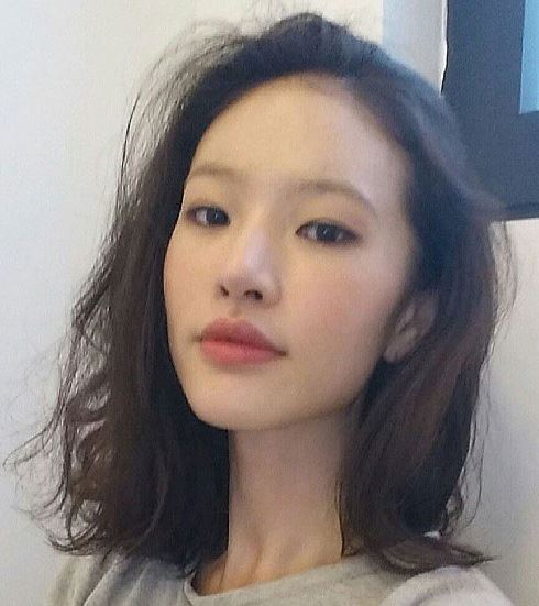 유지안(모델)
배우 김우빈(24)이 모델 유지안(25)과의 열애 사실을 인정하면서 유지안에 대한 관심이 높아지고 있다.