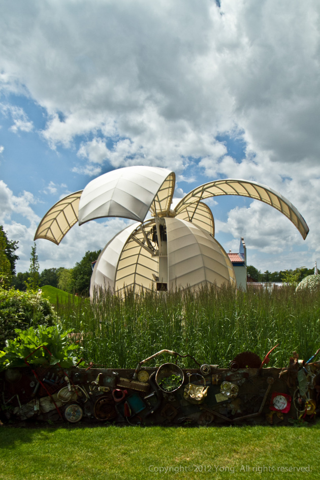 A garden by award-winning Korean garden designer Hwang Ji-hae is on permanent display in the French city of Lons le Saunier.