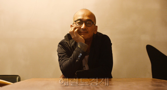 이준익 감독 인터뷰.<br />이상섭 기자. babtong@heraldcorp.com 2013.09.24
이준익 감독 인터뷰.
이상섭 기자. babtong@heraldcorp.com 2013.09.24
이준익 감독 인터뷰.
이상섭 기자. babtong@heraldcorp.com 2013.09.24