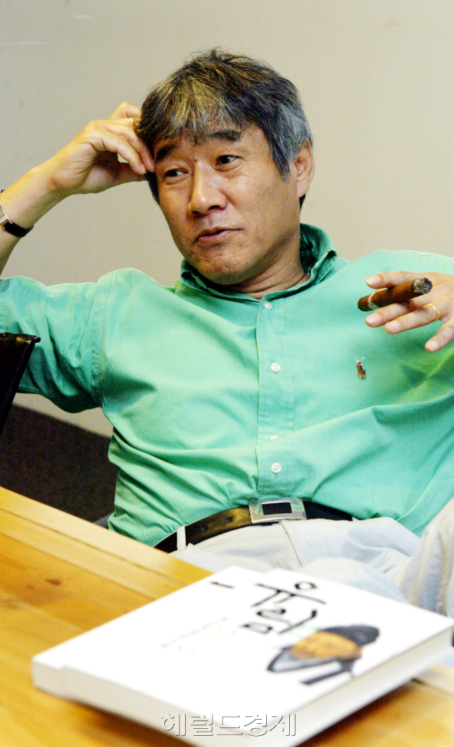 소설가 최인호 H-104주말판.박현구기자phko@
소설가 최인호 H-104주말판.박현구기자phko@
소설가 최인호 H-104주말판.박현구기자phko@