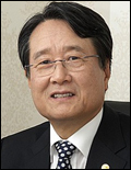 유장희(교수/BBB코리아회장/이화여자대학교명예교수/동반성장위원회위원장)
대ㆍ중소기업협력재단(이사장 유장희ㆍ사진)은 생산성혁신 파트너십 지원사업에 참여하고 있는 대기업과 협력사 임직원 120여명을 대상으로 26~27일 이틀간 충남 예산에서 ‘2013 성과창출 워크숍’을 개최한다