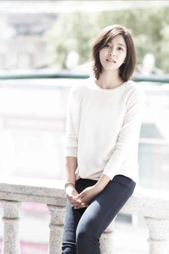 박세영(탤런트)
배우 박세영이 디지털 싱글 ‘쉘 위 댄스(Shall We Dance)’ 음원을 26일 공개한다.