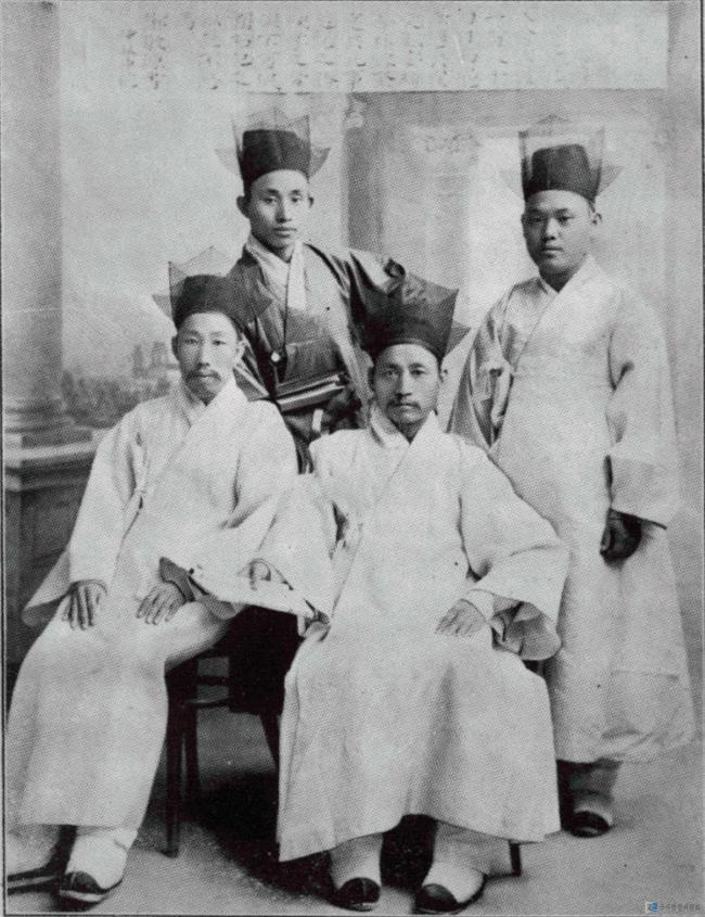 1893년 미국 ‘시카고만국박람회’에 보내졌던 국악기 8점이 120년만에 고국으로 돌아왔다.