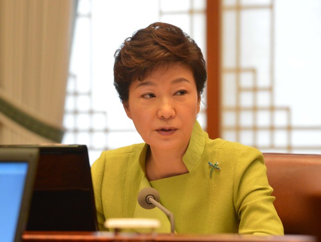 박근혜 대통령이 30일 오전 청와대에서 수석비서관회의를 열고 모두발언을 하고있다.정희조 기자/checho@heraldcorp.com