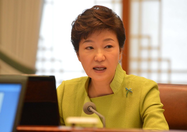 박근혜 대통령이 30일 오전 청와대에서 수석비서관회의를 열고 모두발언을 하고있다.정희조 기자/checho@heraldcorp.com