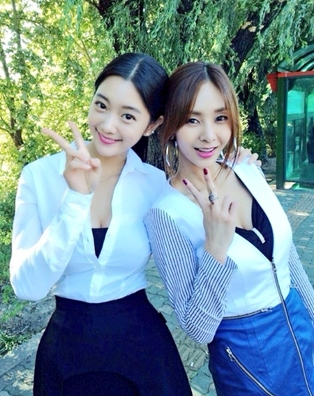 클라라(좌부터/이성민/탤런트/모델),G.NA(최지나/가수)
가수 지나와 그룹 비투비가 tvN ‘SNL’ 방송을 앞두고 현장을 공개했다.