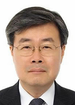 이재갑(기업인/전정무직공무원/근로복지공단이사장)
이재갑 신임 근로복지공단 이사장이 1일 취임식을 갖고 업무에 들어갔다