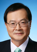 최경수(금융인/전정무직공무원/한국거래소이사장)
1일 취임식을 갖고 첫 발을 내디딘 최경수(63) 신임 한국거래소 이사장은 빠르게 변화하는 국제 자본시장의 흐름 속에서 일류 거래소로 도약하기 위한 결집을 강조했다.