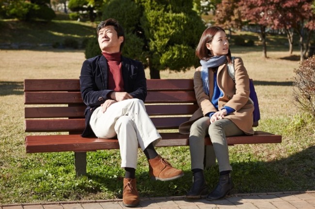 김상중(좌부터/탤런트/영화배우),정유미(영화배우/탤런트)
Director Hong Sang-soo’s latest film “Our Sunhi” has drawn 50,000 viewers in 19 days, a record for the filmmaker.