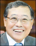 임창섭(금융인/하나대투증권대표이사사장)
하나대투증권이 고액자산가를 겨냥해 출시한 중국투자상품이 입소문만으로 불과 3주 만에 200억원 이상을 끌어모으면서 관심이 집중되고 있다.