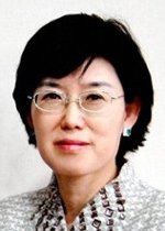 최연혜(정당인/전대학총장)
코레일(한국철도공사) 신임 사장에 최연혜(57) 한국교통대(전 철도대학) 교수가 내정됐다. 코레일 114년 역사상 첫 여성 수장이다. 최 사장 내정자는 2일 공식 취임할 예정이다. 코레일은 이로써 정창영 전 사장이 지난 6월 사임한 이후 석 달 만에 새 수장을 맞게 됐다.