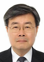 이재갑(기업인/전정무직공무원/근로복지공단이사장)
이재갑 신임 근로복지공단 이사장이 1일 취임식을 갖고 업무에 들어갔다.