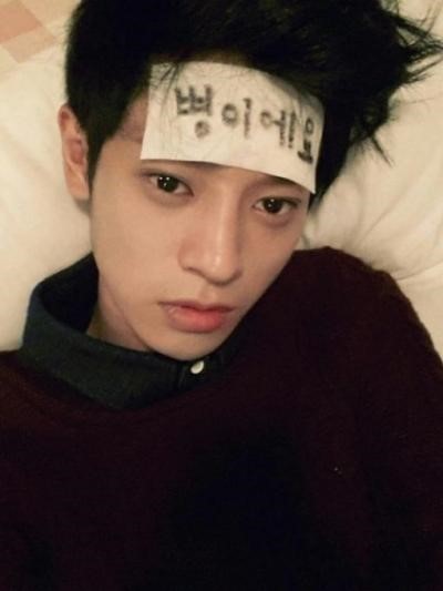 정준영(가수)
가수 정준영 (24)이 1일 데뷔 앨범의 선공개곡 “병이에요(Spotless Mind)”를 발표했다.