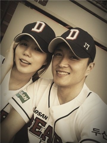 박시은(좌부터/박은영/탤런트/영화배우),진태현(김태현/영화배우)
박시은과 진태현은 1일 오후 경기도 일산 MBC 드림센터에서 열린 새 아침드라마 <내 손을 잡아> 제작발표회에 참석했다.