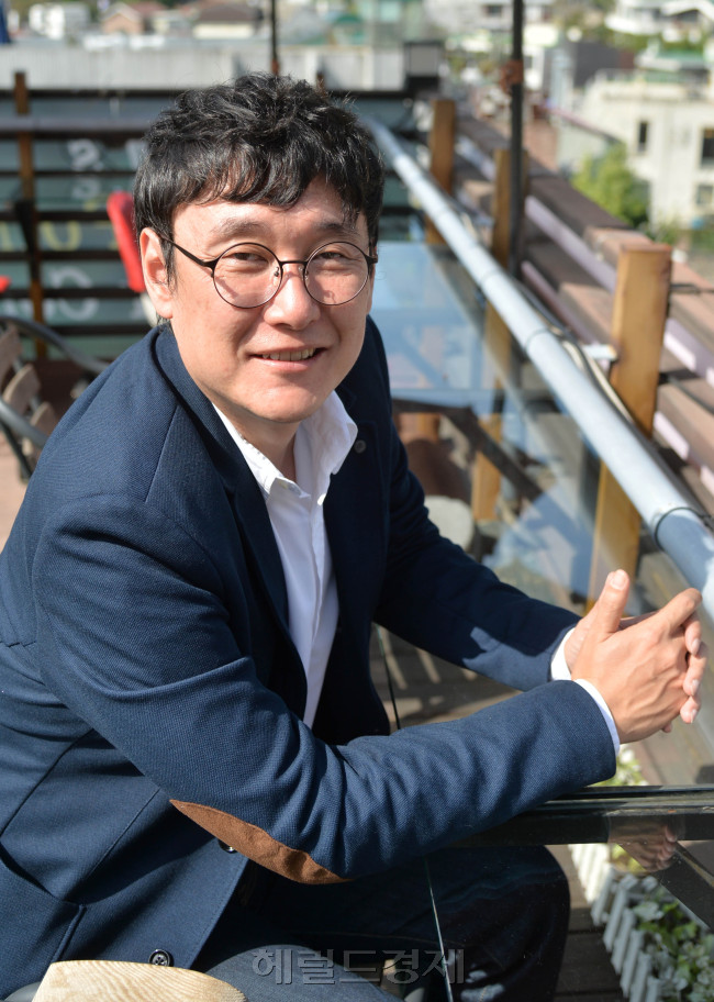 장준환 감독 인터뷰.<br />이상섭 기자. babtong@heraldcorp.com 2013.10.01
장준환 감독 인터뷰.
이상섭 기자. babtong@heraldcorp.com 2013.10.01
장준환 감독 인터뷰.
이상섭 기자. babtong@heraldcorp.com 2013.10.01