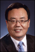 윤재길(공무원/충청북도청국장)
충북도는 윤재길<사진> 경제통상국장이 2일 강원도 춘천 제2경기장을 방문, 제48회 전국기능경기대회를 참관하고 선수들을 격려했다고 밝혔다.
