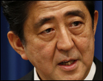 아베신조(AbeShinzo/정치인/일본총리)
일본 아베 신조(安倍晋三) 총리<사진>의 소비세 인상이 아베노믹스(아베 총리의 경제정책)에 역풍을 초래할 수 있다는 경고가 잇따르고 있다.