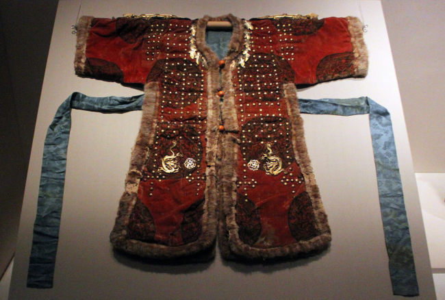 Armor assumed to have been used by King Gojong of Joseon is on display at the “Art of the Joseon Dynasty” exhibition in the Tokyo National Museum. (Yonhap News)