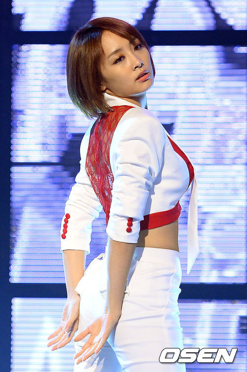니콜(정용주/가수/카라)
걸그룹 카라 멤버 니콜이 최근 불거진 소속사 DSP미디어와 재계약 불발과 카라 해체설에 대한 입장을 밝혀 눈길을 끌고 있다.