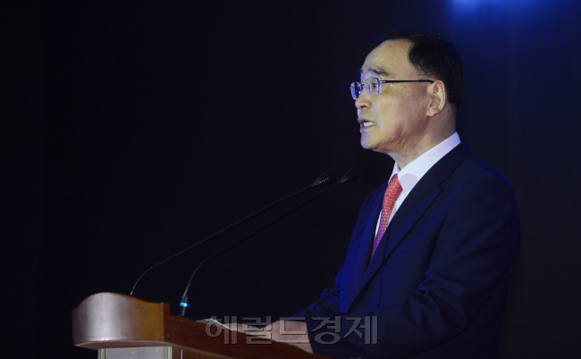 6일 한남동 블루스퀘어에서 '헤럴드60주년 특별강연 및 헤럴드디자인위크 2013'이 개최된 가운데 정홍원 국무총리가 축사를 하고 있다. 박해묵 기자/mook@heraldcorp.com
