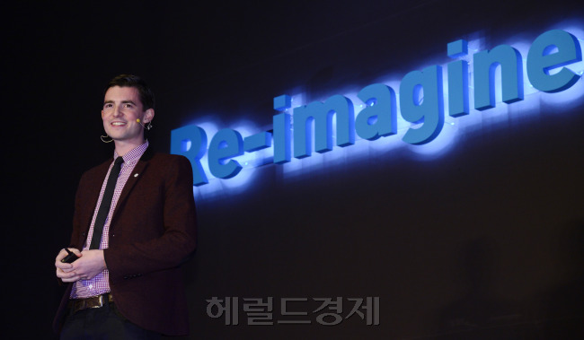 헤럴드 창사 60주년 기념식 및 헤럴드디자인위크2013 개회식이 7일 오후 서울 한남동 블루스퀘어에서 열린 가운데, ‘슈퍼잼 창업주’ 프레이저 도허티가 강연을 하고 있다.  김명섭 기자/msiron@