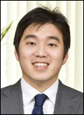 설윤석(기업인/대한전선사장)
오너인 설윤석 사장이 물러나면서 대한전선은 현행 손관호 회장과 강희전 사장 공동대표이사 체제로 운영될 것으로 보인다. 설 사장은 오너였지만 그간 대표이사는 아니었고, 세부적인 경영은 전문 경영인인 송 회장과 강 사장이 사실상 맡아왔다.