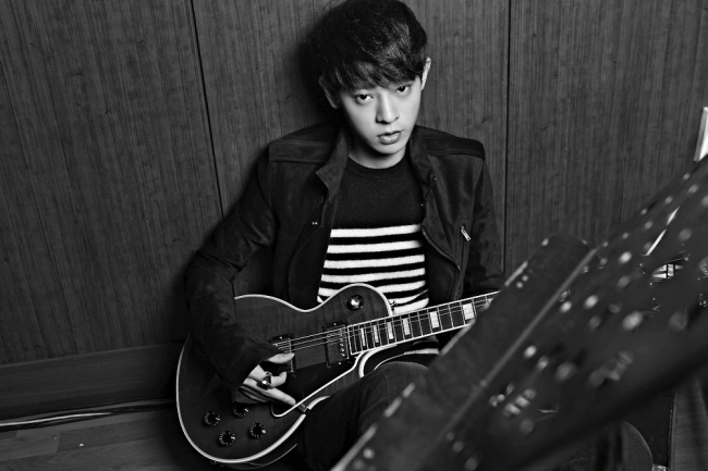 정준영(가수)
슈퍼스타K4‘의 스타 정준영(24)에게 키와 몸무게를 물었다. 60㎏, 183㎝이라고 했다. 보통사람에게는 가능하지 않은 수치다. 먹어도 안 찐다고 했다. 그의 첫인상은 마치 인형 같은 느낌이다. 예쁘게 생긴 남자다.