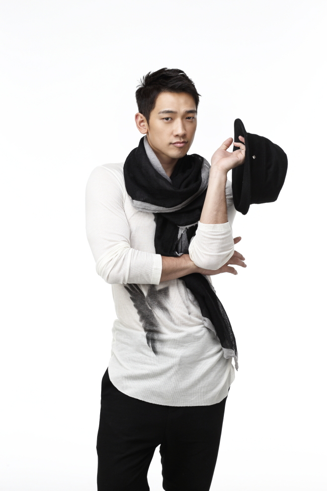 비(정지훈/가수/영화배우)
Korean pop icon Rain will visit Japan next month for his first concert tour after being released from military service, his agency said Tuesday.