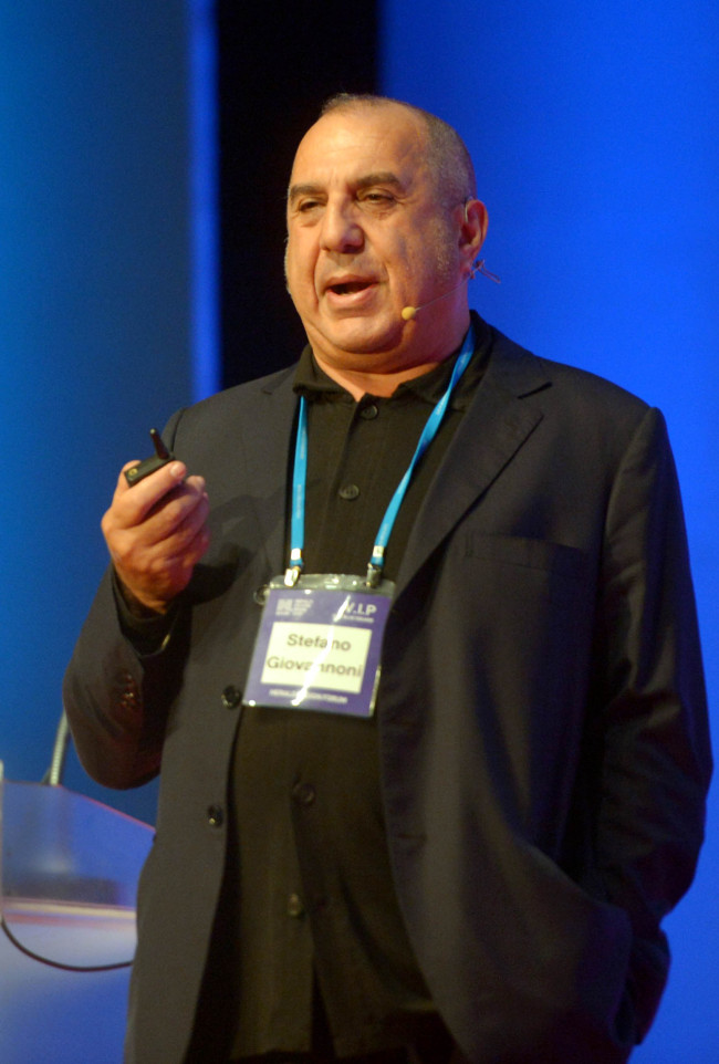 Architect and industrial designer Stefano Giovannoni speaks on the fundamentals of innovative design. (Kim Myung-sub/The Korea Herald)