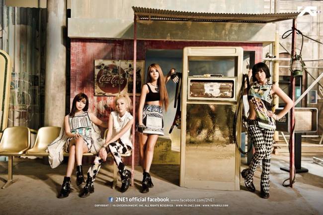 박봄(좌부터/가수/2NE1),박산다라(가수/2NE1),씨엘(이채린/가수/2NE1),공민지(가수/2NE1)
The four K-pop divas of 2NE1 have officially been appointed the honorary ambassadors for this year’s “Korea Brand and Entertainment Expo” in London.